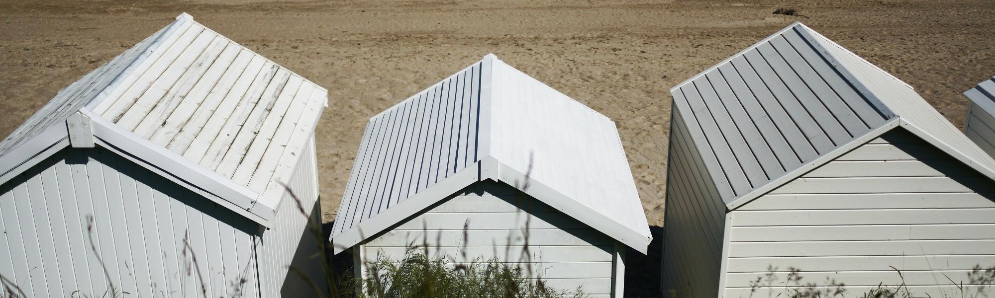 Les cabanes de la plage de Lancieux dans le 22