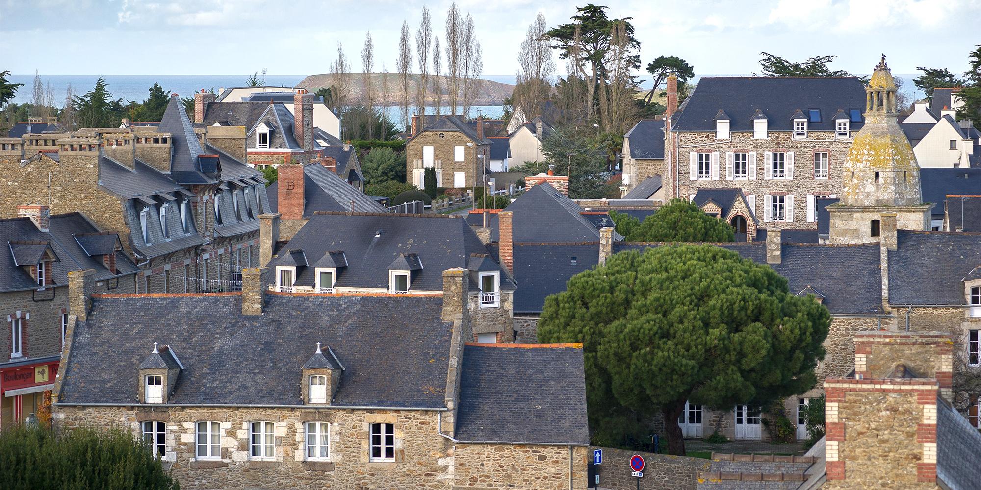 Le bourg de la commune de Lancieux